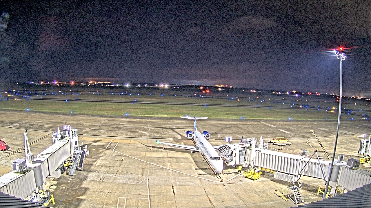 Thumbnail for current weather camera view from Lake Charles Rgnl Arpt terminal bldg in Lake Charles, Louisiana