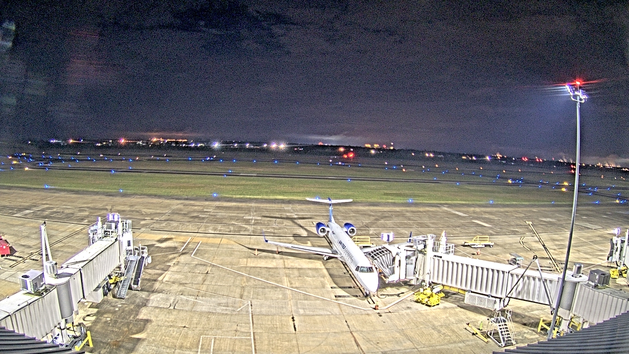Thumbnail for current weather camera view from Lake Charles Rgnl Arpt terminal bldg in Lake Charles, Louisiana