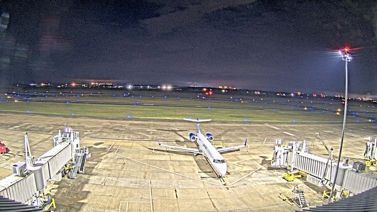 Thumbnail for current weather camera view from Lake Charles Rgnl Arpt terminal bldg in Lake Charles, Louisiana
