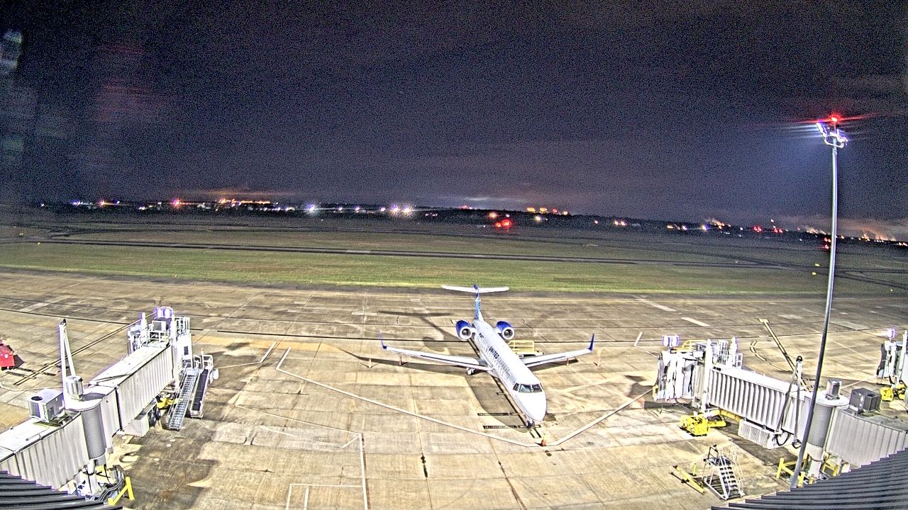 Thumbnail for current weather camera view from Lake Charles Rgnl Arpt terminal bldg in Lake Charles, Louisiana
