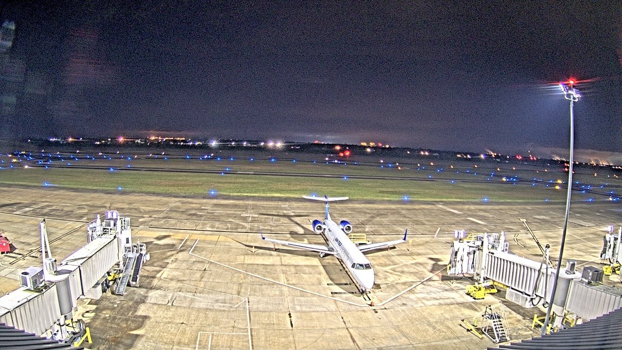 Thumbnail for current weather camera view from Lake Charles Rgnl Arpt terminal bldg in Lake Charles, Louisiana