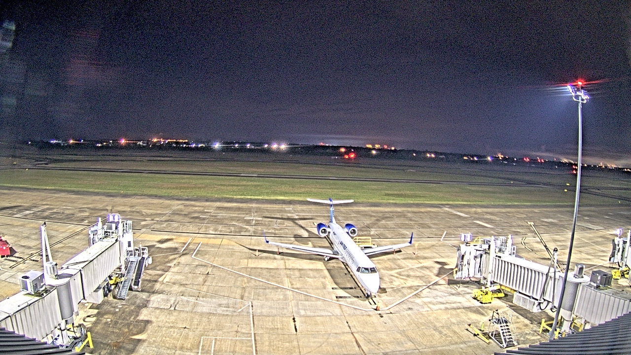 Thumbnail for current weather camera view from Lake Charles Rgnl Arpt terminal bldg in Lake Charles, Louisiana