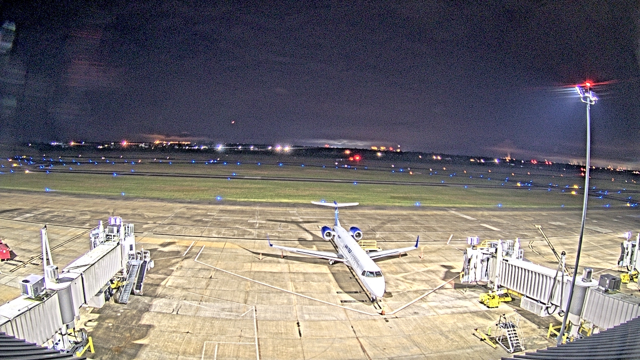 Thumbnail for current weather camera view from Lake Charles Rgnl Arpt terminal bldg in Lake Charles, Louisiana