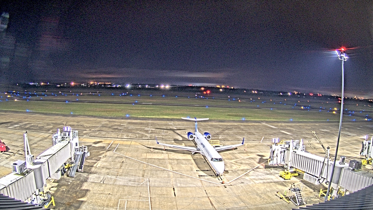 Thumbnail for current weather camera view from Lake Charles Rgnl Arpt terminal bldg in Lake Charles, Louisiana