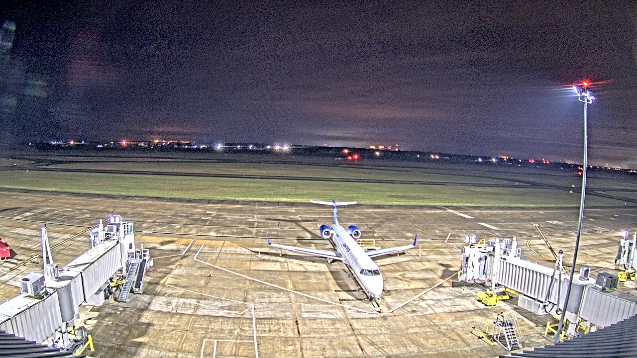 Thumbnail for current weather camera view from Lake Charles Rgnl Arpt terminal bldg in Lake Charles, Louisiana