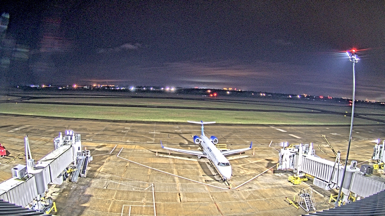 Thumbnail for current weather camera view from Lake Charles Rgnl Arpt terminal bldg in Lake Charles, Louisiana