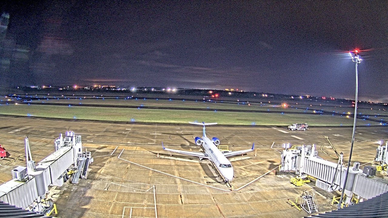 Thumbnail for current weather camera view from Lake Charles Rgnl Arpt terminal bldg in Lake Charles, Louisiana