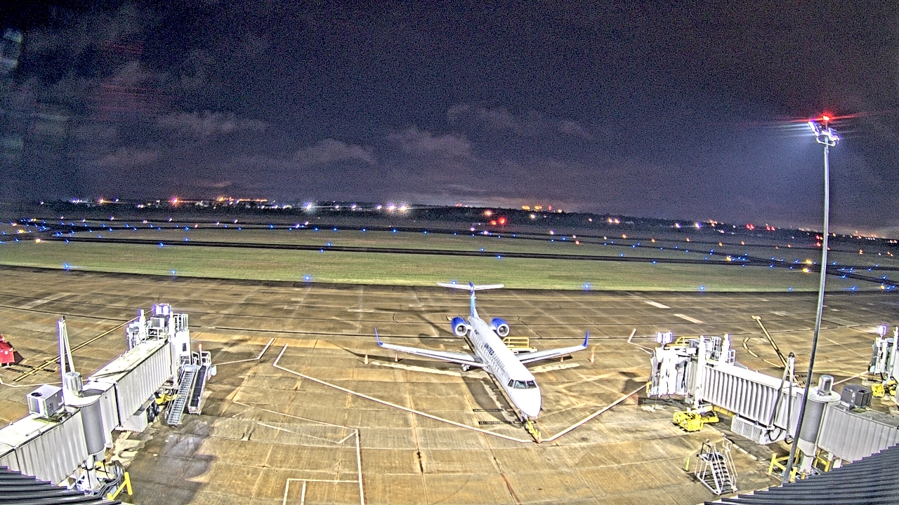 Thumbnail for current weather camera view from Lake Charles Rgnl Arpt terminal bldg in Lake Charles, Louisiana