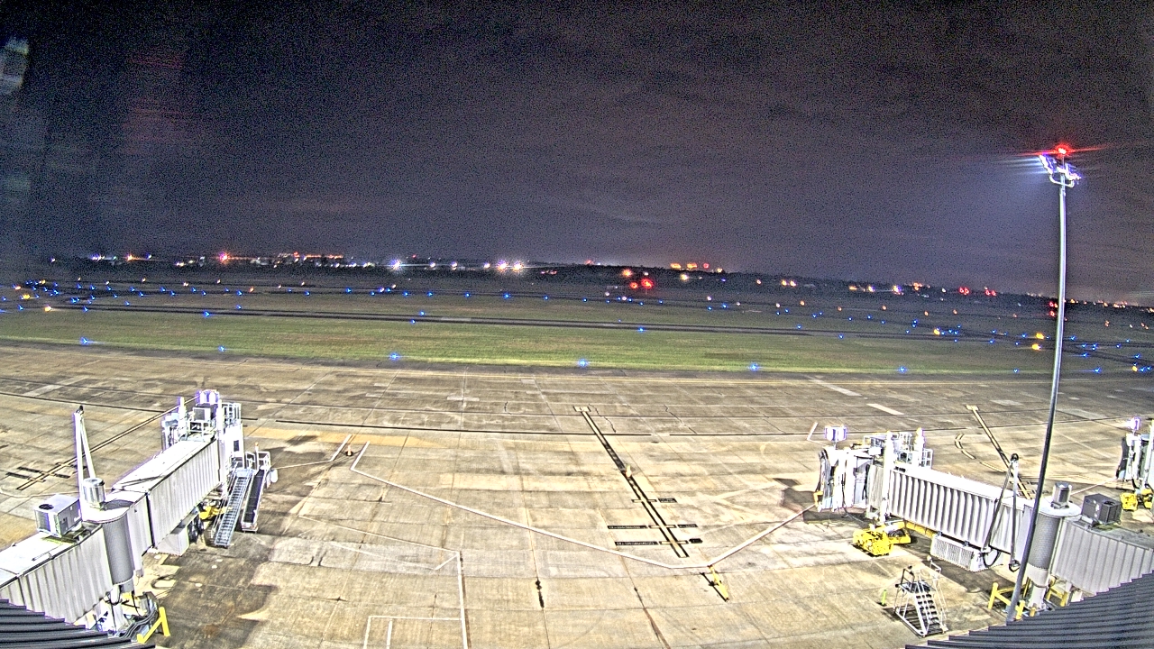 Thumbnail for current weather camera view from Lake Charles Rgnl Arpt terminal bldg in Lake Charles, Louisiana