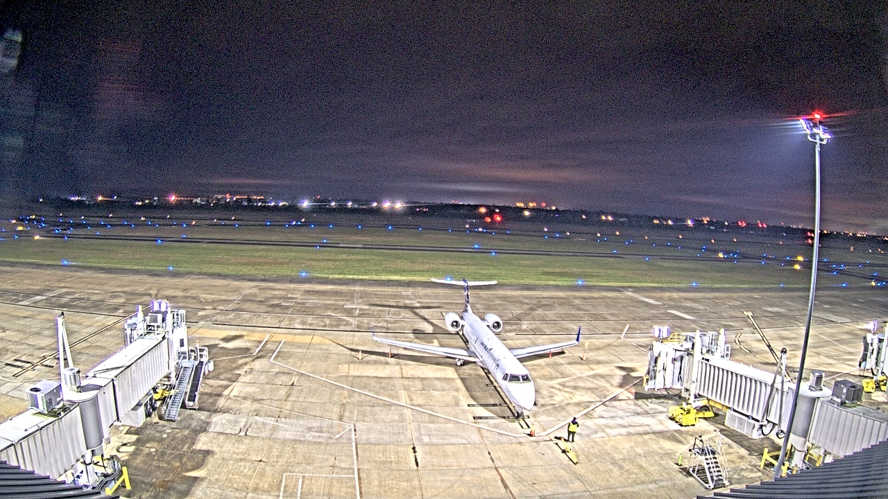 Thumbnail for current weather camera view from Lake Charles Rgnl Arpt terminal bldg in Lake Charles, Louisiana