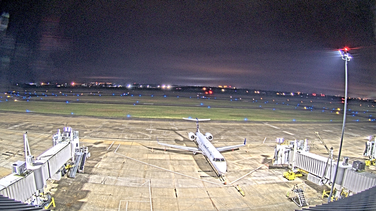 Thumbnail for current weather camera view from Lake Charles Rgnl Arpt terminal bldg in Lake Charles, Louisiana