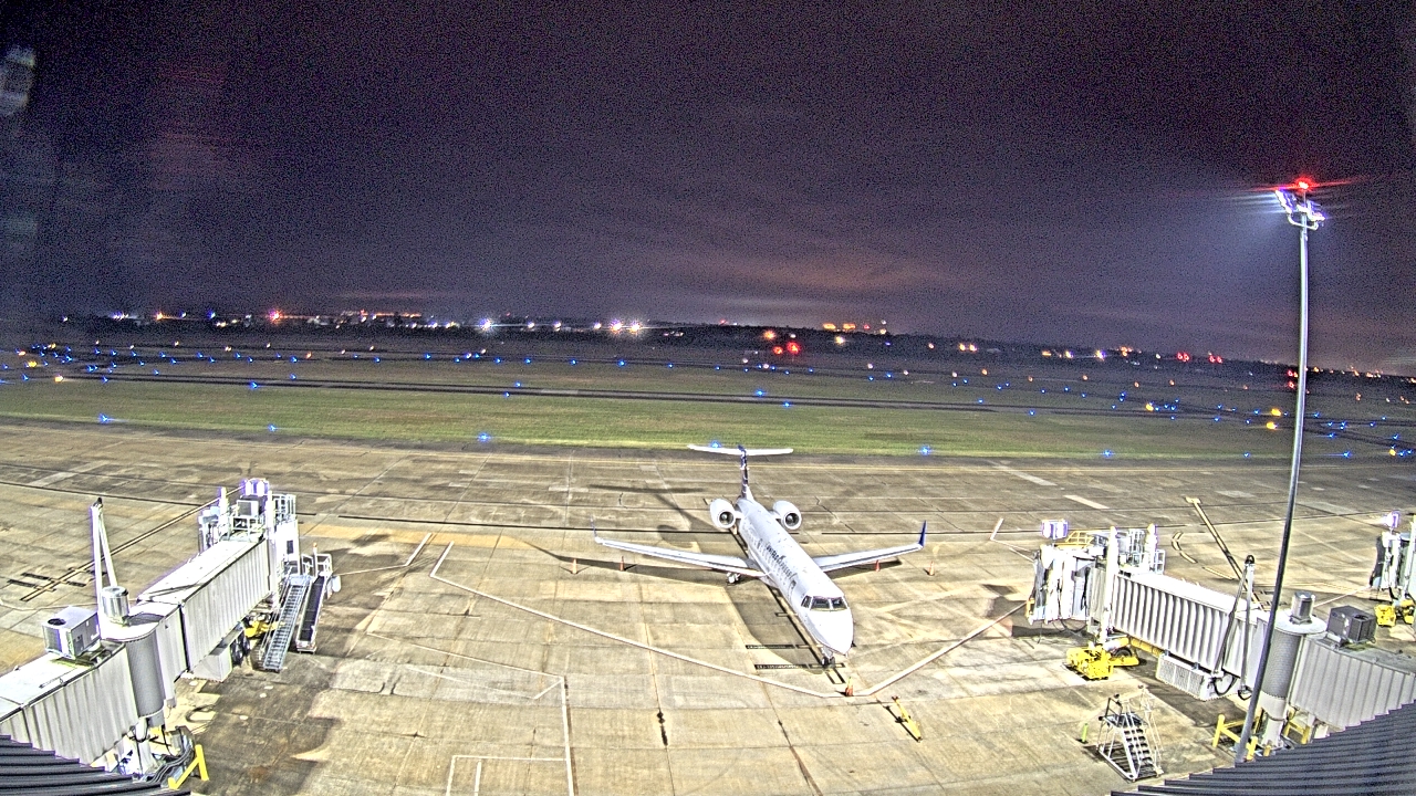 Thumbnail for current weather camera view from Lake Charles Rgnl Arpt terminal bldg in Lake Charles, Louisiana