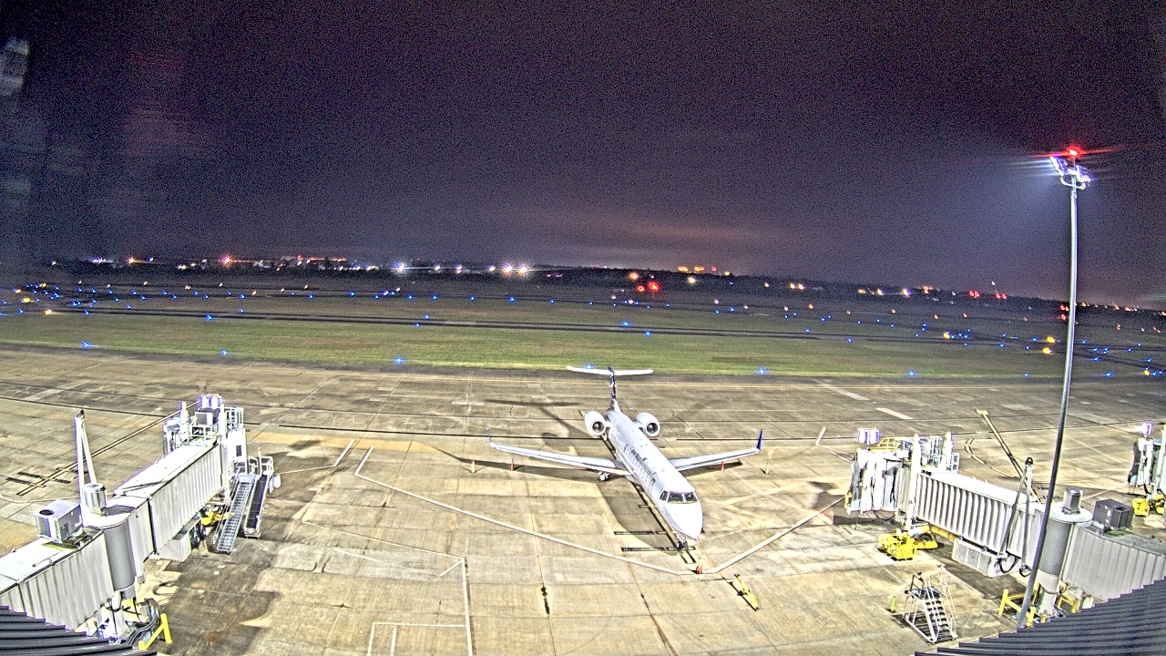 Thumbnail for current weather camera view from Lake Charles Rgnl Arpt terminal bldg in Lake Charles, Louisiana