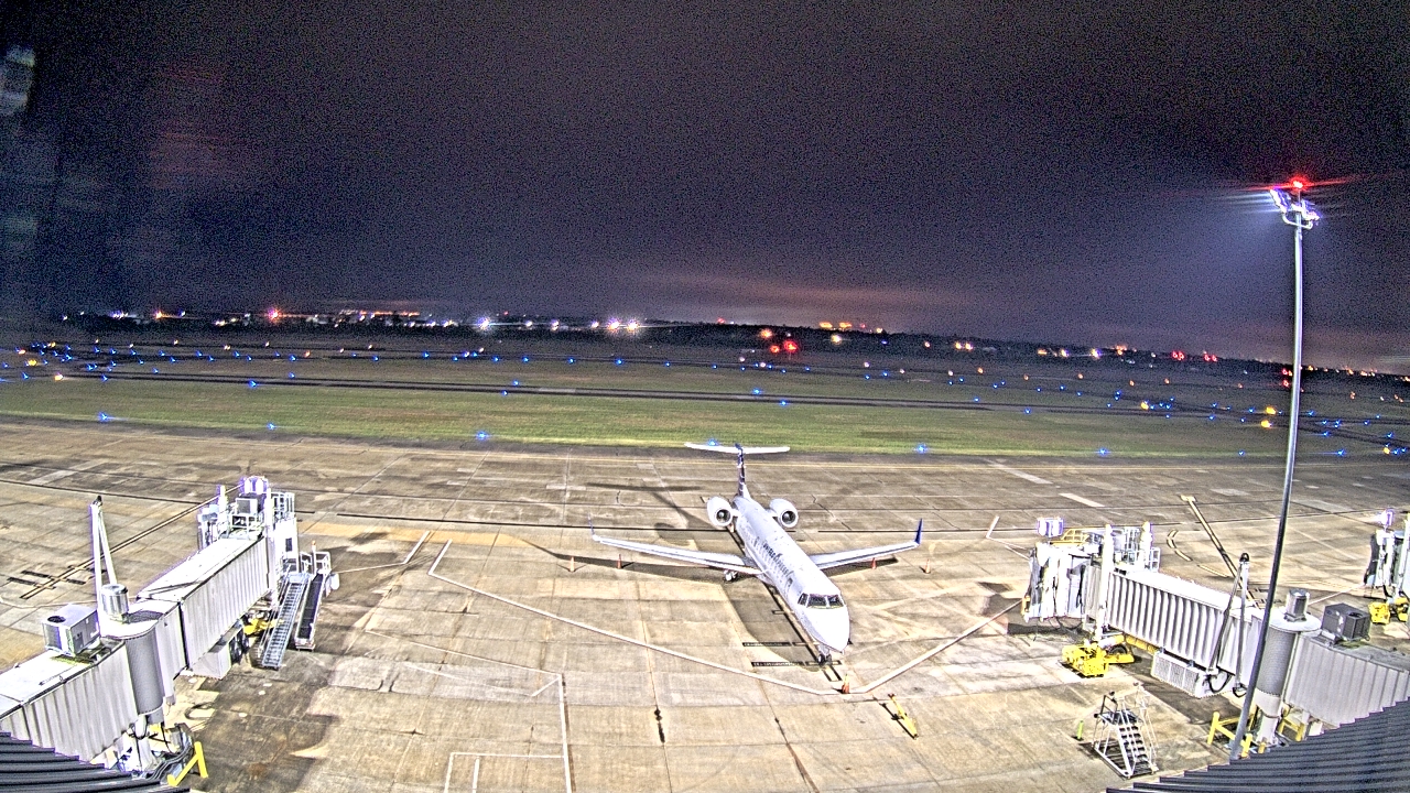 Thumbnail for current weather camera view from Lake Charles Rgnl Arpt terminal bldg in Lake Charles, Louisiana