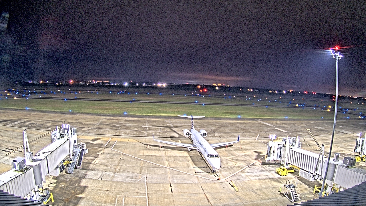 Thumbnail for current weather camera view from Lake Charles Rgnl Arpt terminal bldg in Lake Charles, Louisiana