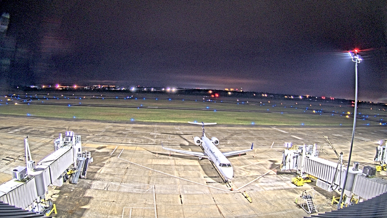 Thumbnail for current weather camera view from Lake Charles Rgnl Arpt terminal bldg in Lake Charles, Louisiana