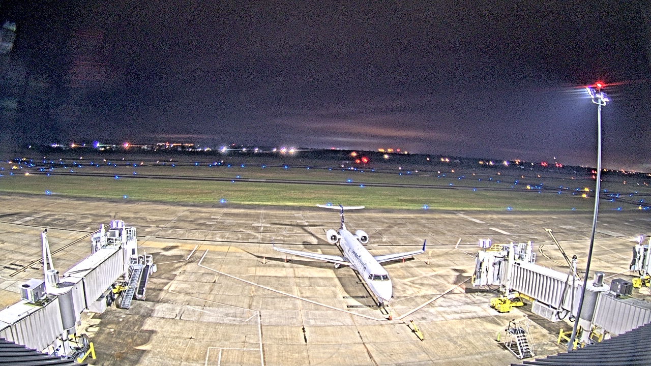 Thumbnail for current weather camera view from Lake Charles Rgnl Arpt terminal bldg in Lake Charles, Louisiana