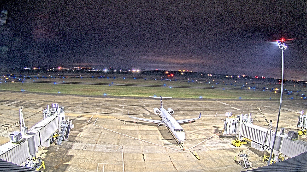 Thumbnail for current weather camera view from Lake Charles Rgnl Arpt terminal bldg in Lake Charles, Louisiana