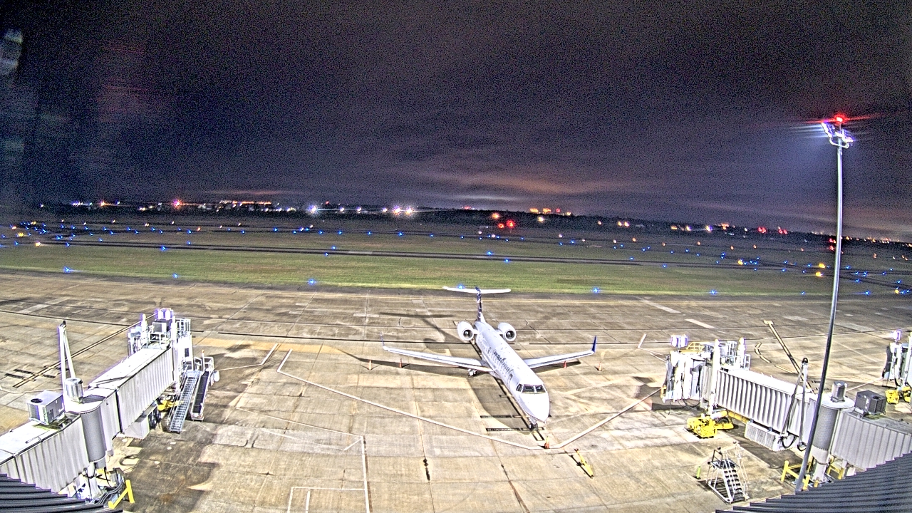 Thumbnail for current weather camera view from Lake Charles Rgnl Arpt terminal bldg in Lake Charles, Louisiana