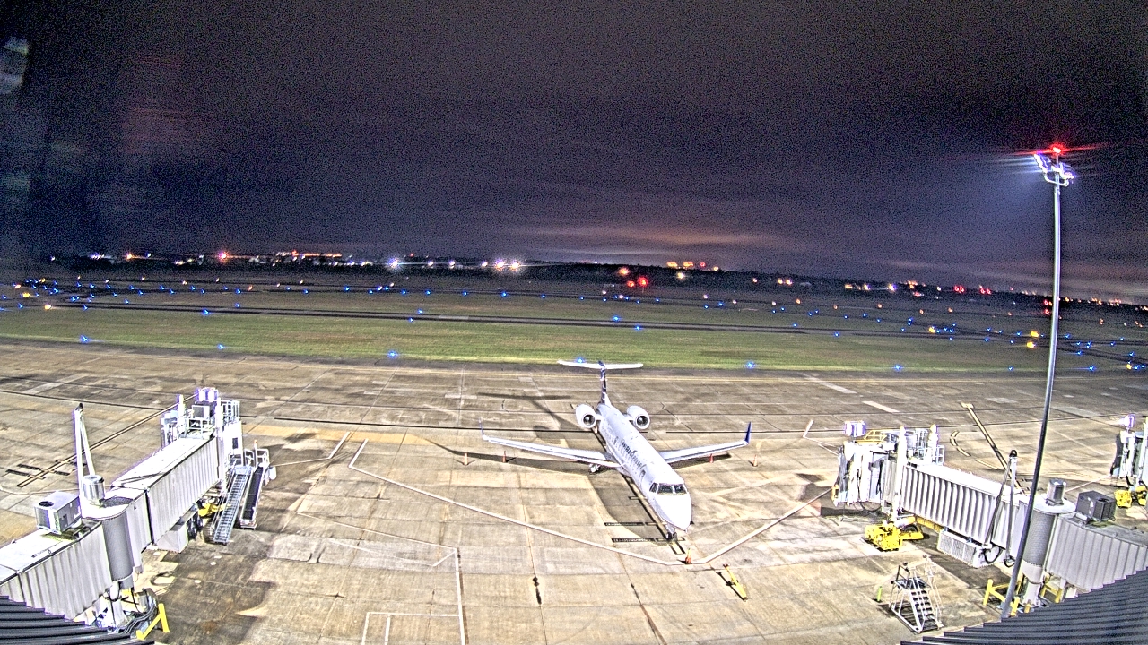Thumbnail for current weather camera view from Lake Charles Rgnl Arpt terminal bldg in Lake Charles, Louisiana