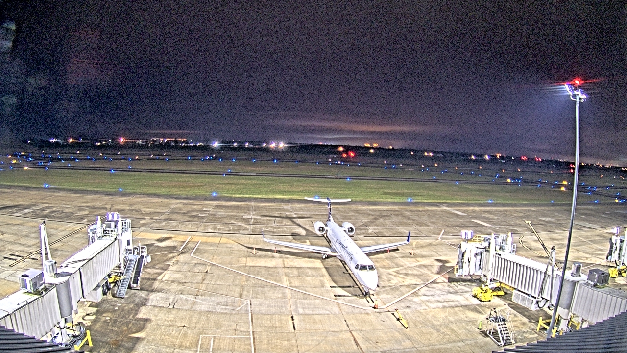Thumbnail for current weather camera view from Lake Charles Rgnl Arpt terminal bldg in Lake Charles, Louisiana