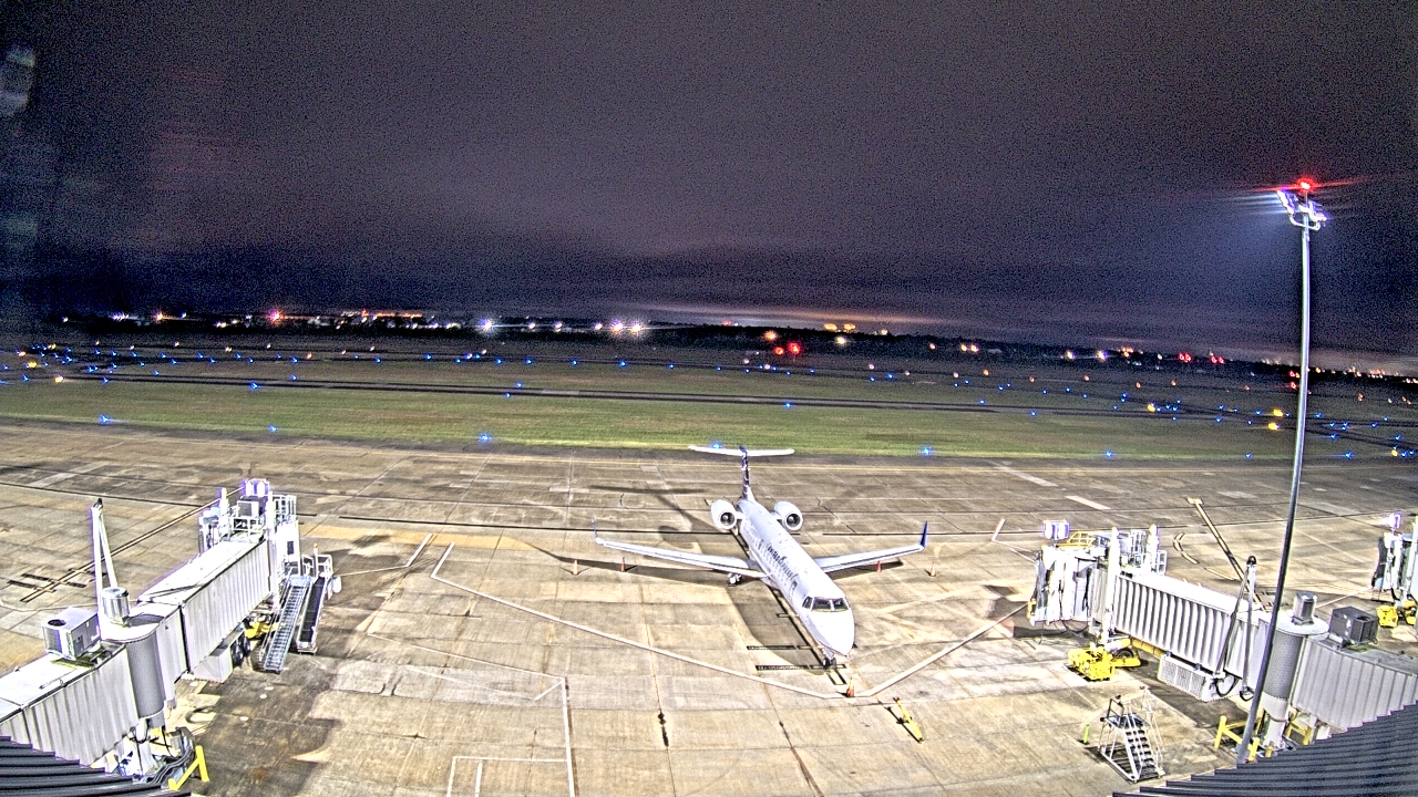 Thumbnail for current weather camera view from Lake Charles Rgnl Arpt terminal bldg in Lake Charles, Louisiana