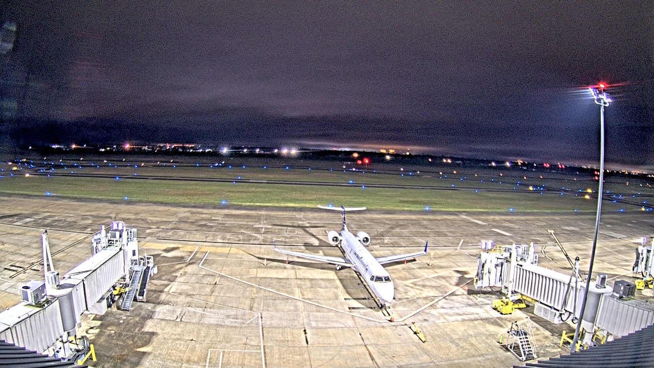 Thumbnail for current weather camera view from Lake Charles Rgnl Arpt terminal bldg in Lake Charles, Louisiana