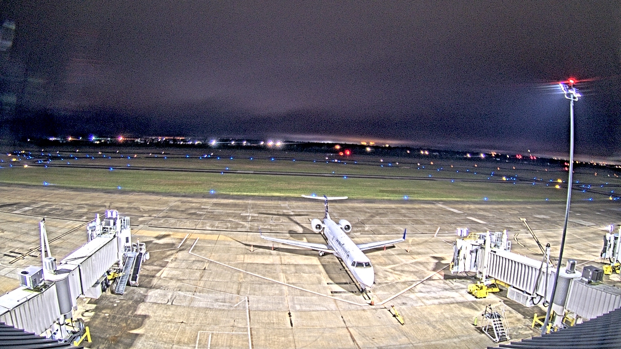 Thumbnail for current weather camera view from Lake Charles Rgnl Arpt terminal bldg in Lake Charles, Louisiana