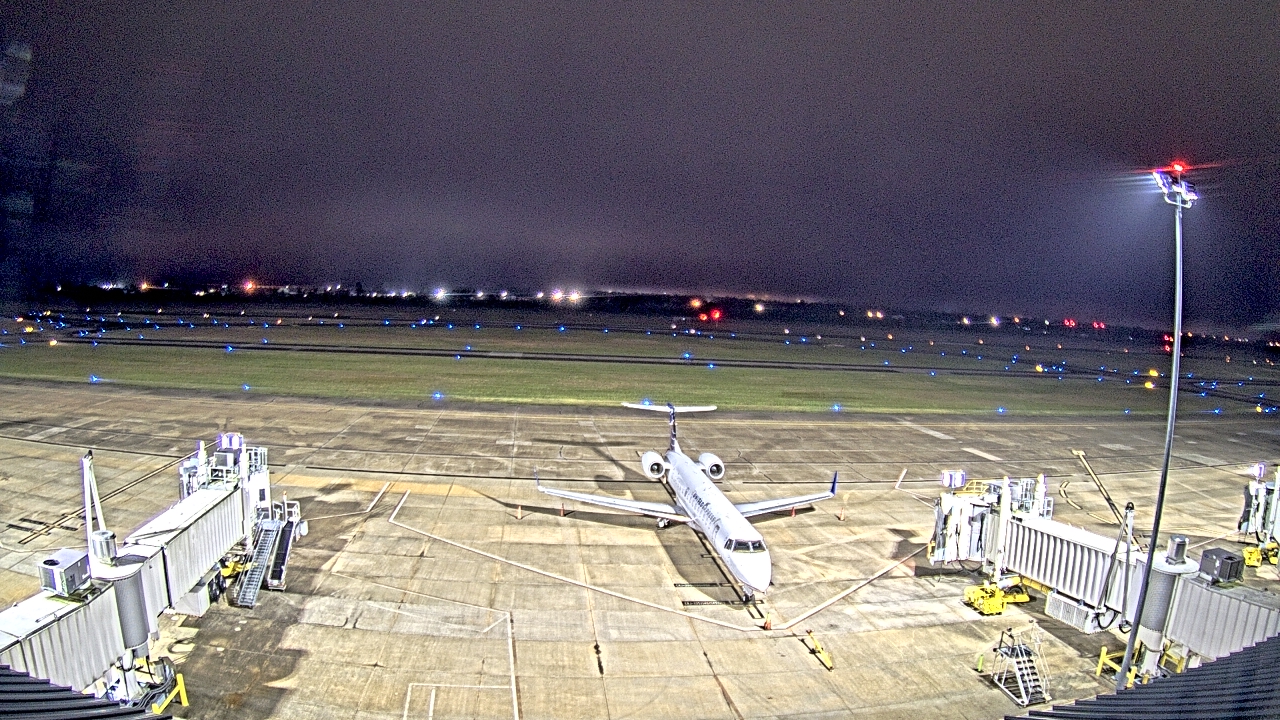 Thumbnail for current weather camera view from Lake Charles Rgnl Arpt terminal bldg in Lake Charles, Louisiana