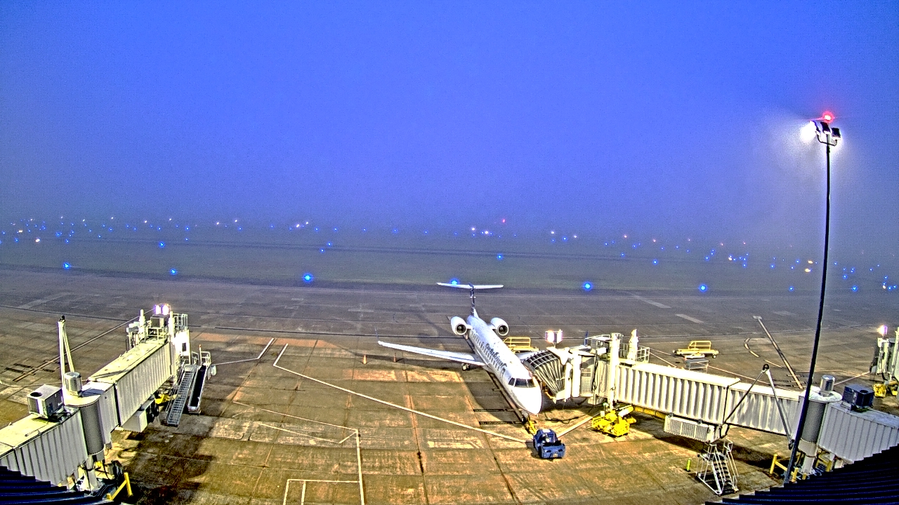 Thumbnail for current weather camera view from Lake Charles Rgnl Arpt terminal bldg in Lake Charles, Louisiana