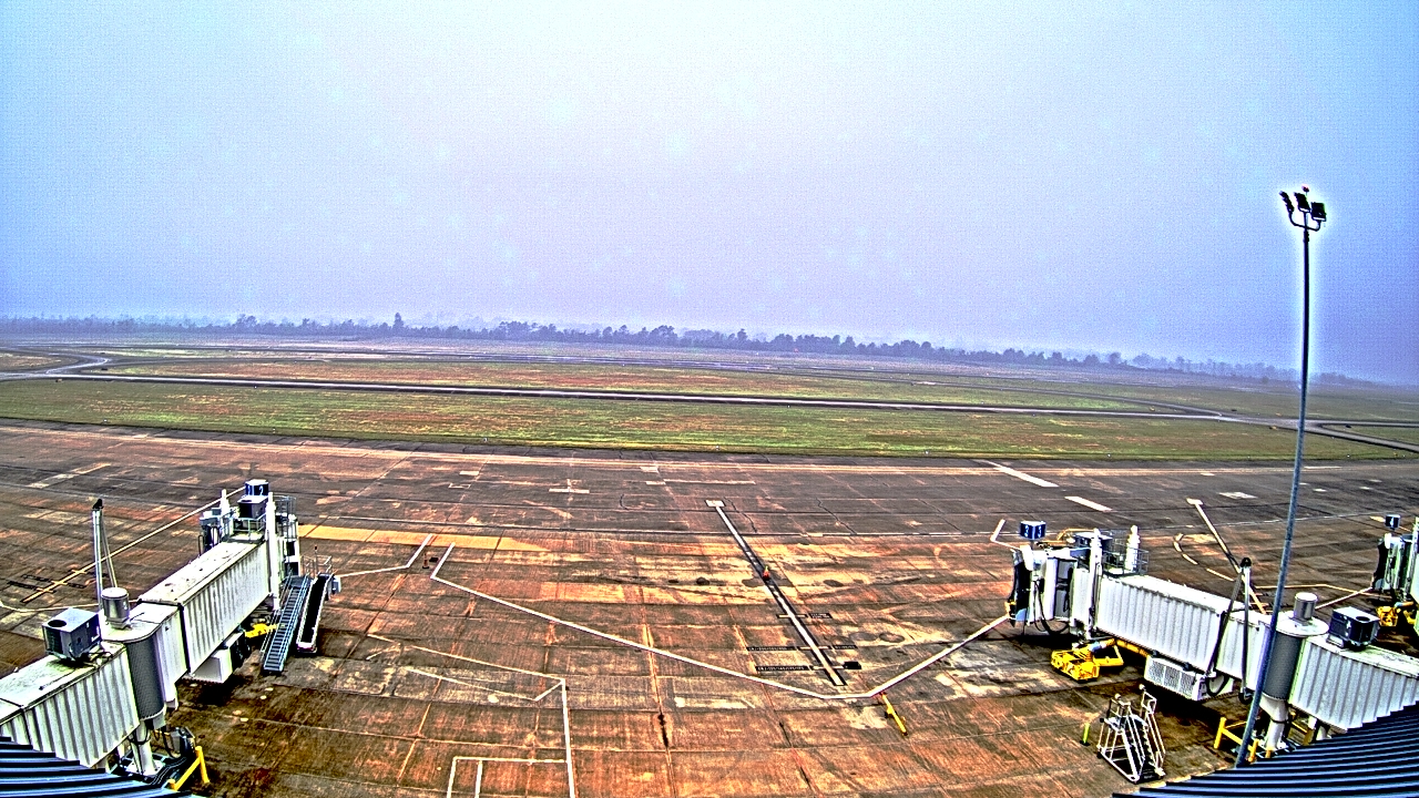 Thumbnail for current weather camera view from Lake Charles Rgnl Arpt terminal bldg in Lake Charles, Louisiana