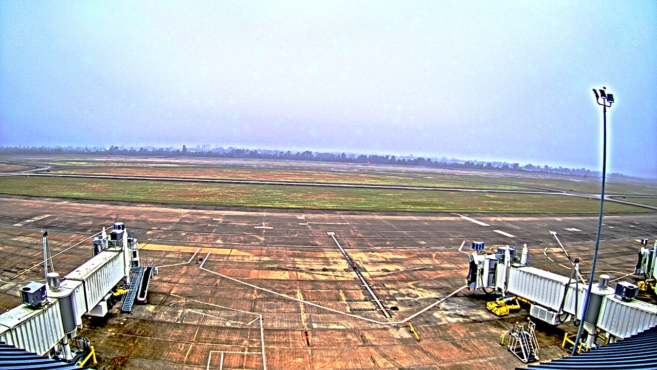 Thumbnail for current weather camera view from Lake Charles Rgnl Arpt terminal bldg in Lake Charles, Louisiana