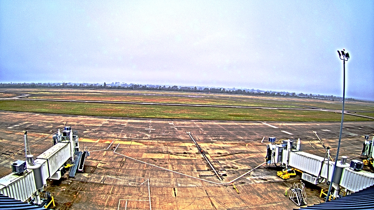 Thumbnail for current weather camera view from Lake Charles Rgnl Arpt terminal bldg in Lake Charles, Louisiana