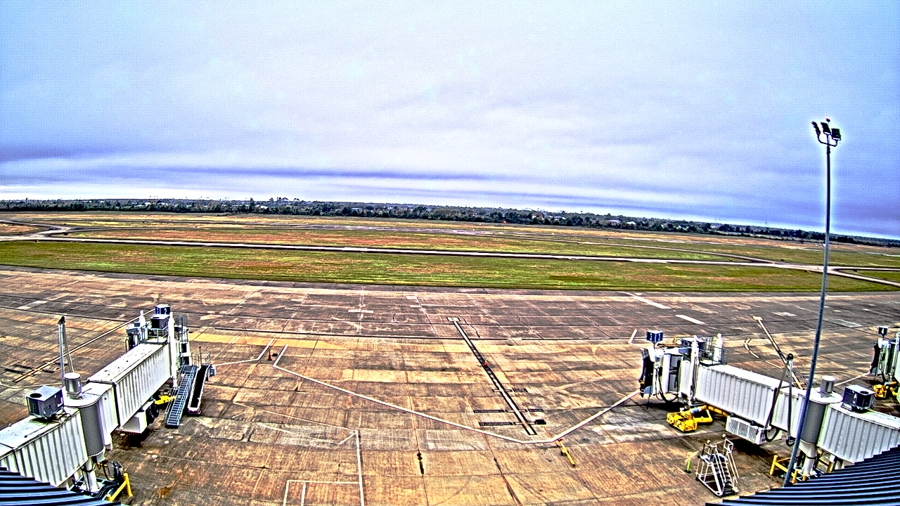 Thumbnail for current weather camera view from Lake Charles Rgnl Arpt terminal bldg in Lake Charles, Louisiana