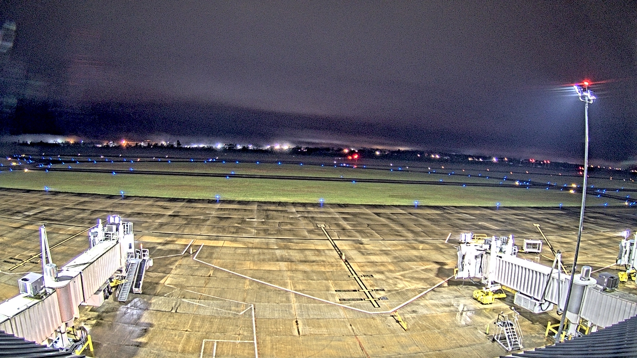 Thumbnail for current weather camera view from Lake Charles Rgnl Arpt terminal bldg in Lake Charles, Louisiana