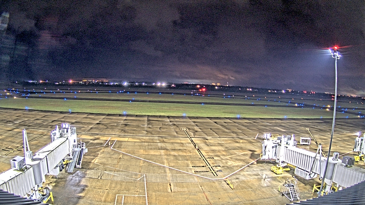 Thumbnail for current weather camera view from Lake Charles Rgnl Arpt terminal bldg in Lake Charles, Louisiana