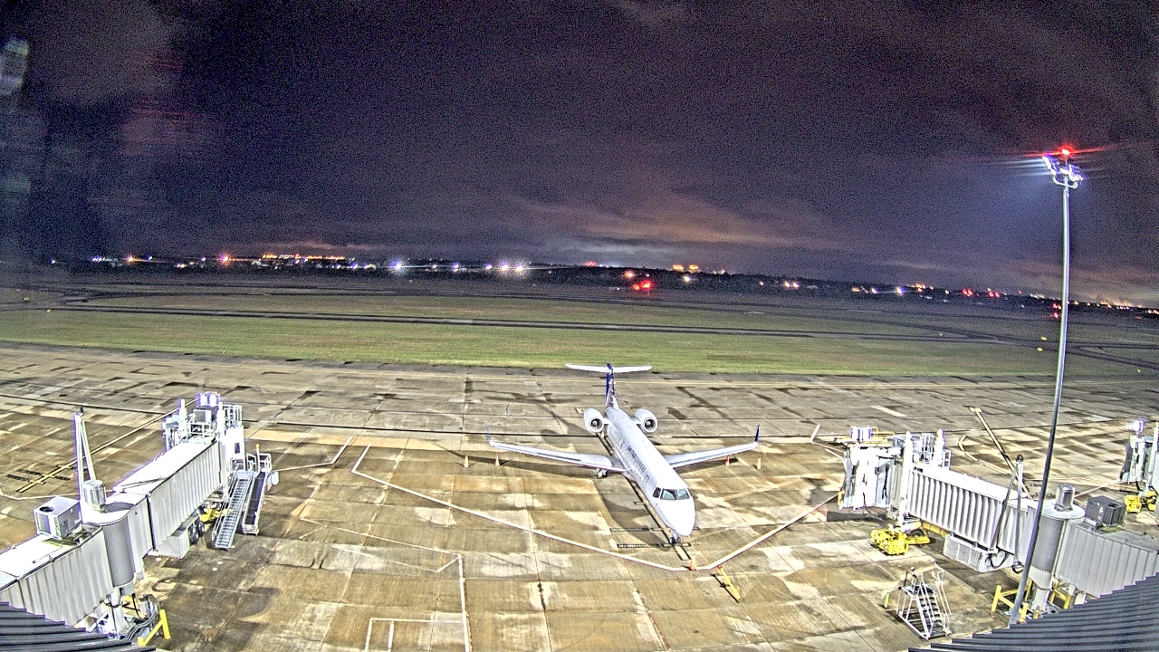 Thumbnail for current weather camera view from Lake Charles Rgnl Arpt terminal bldg in Lake Charles, Louisiana