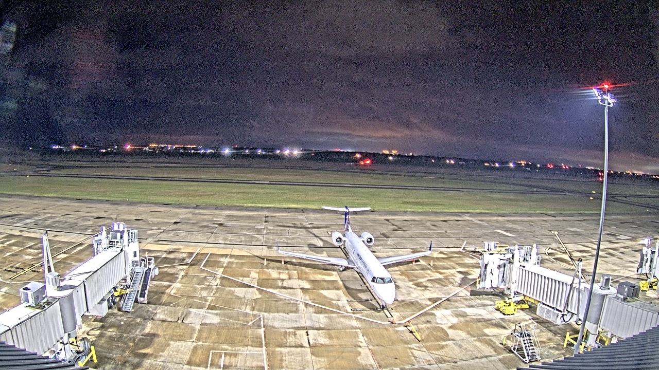 Thumbnail for current weather camera view from Lake Charles Rgnl Arpt terminal bldg in Lake Charles, Louisiana