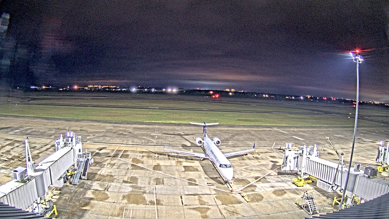 Thumbnail for current weather camera view from Lake Charles Rgnl Arpt terminal bldg in Lake Charles, Louisiana