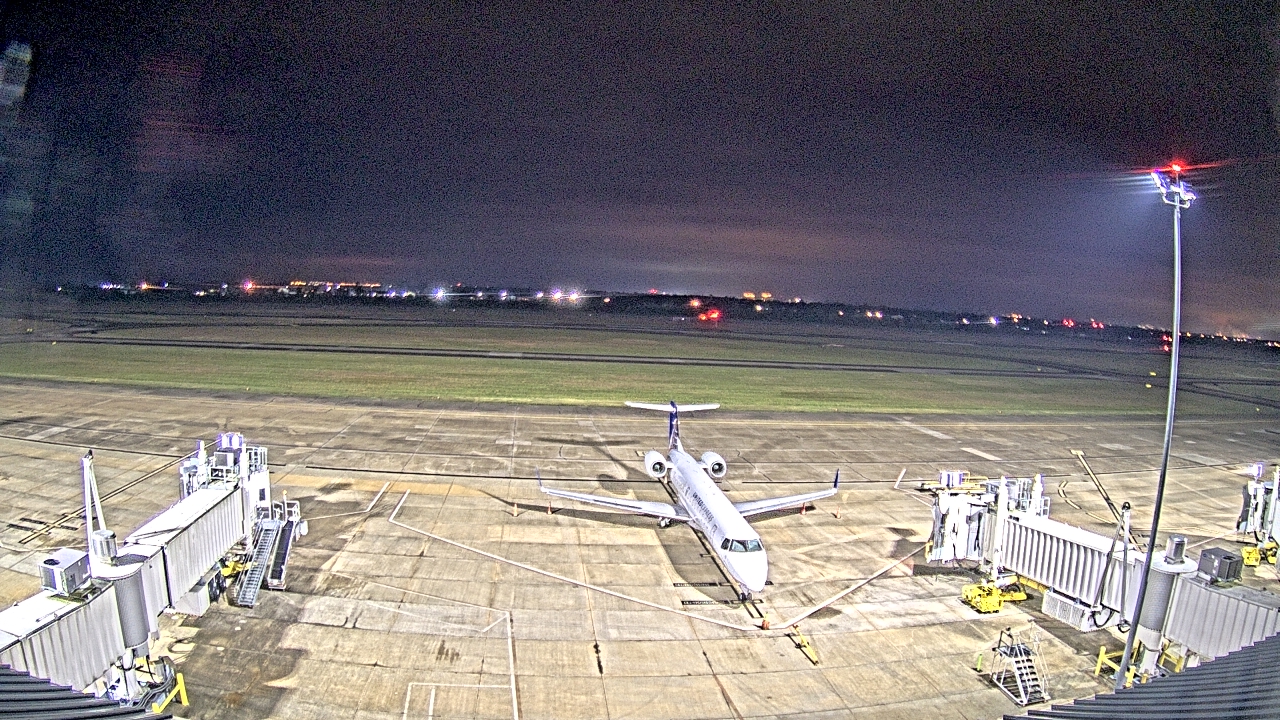 Thumbnail for current weather camera view from Lake Charles Rgnl Arpt terminal bldg in Lake Charles, Louisiana