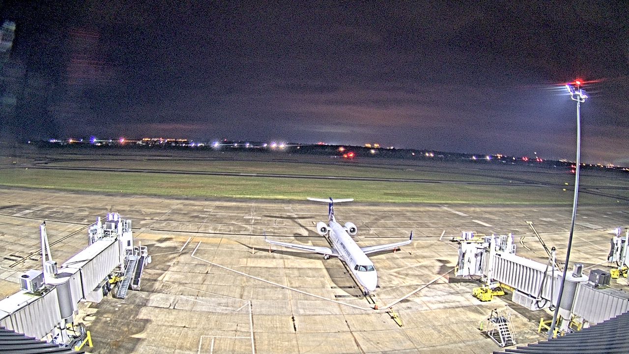 Thumbnail for current weather camera view from Lake Charles Rgnl Arpt terminal bldg in Lake Charles, Louisiana