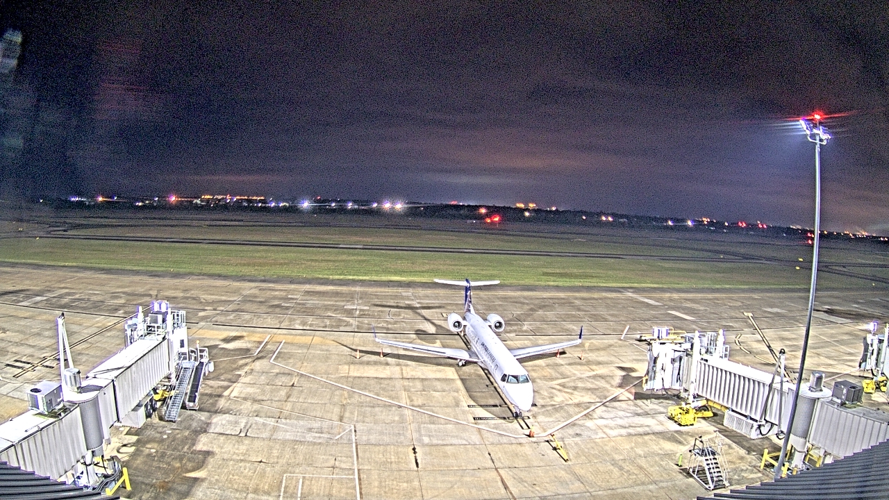 Thumbnail for current weather camera view from Lake Charles Rgnl Arpt terminal bldg in Lake Charles, Louisiana