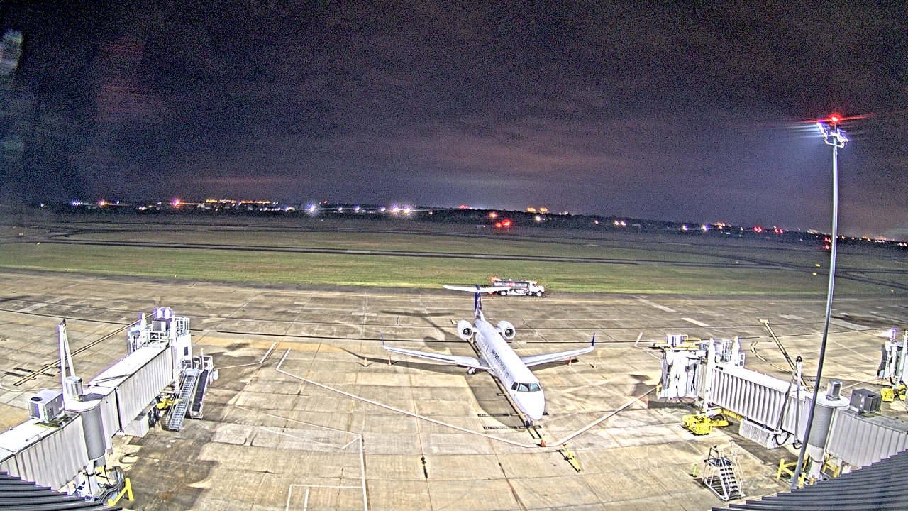 Thumbnail for current weather camera view from Lake Charles Rgnl Arpt terminal bldg in Lake Charles, Louisiana