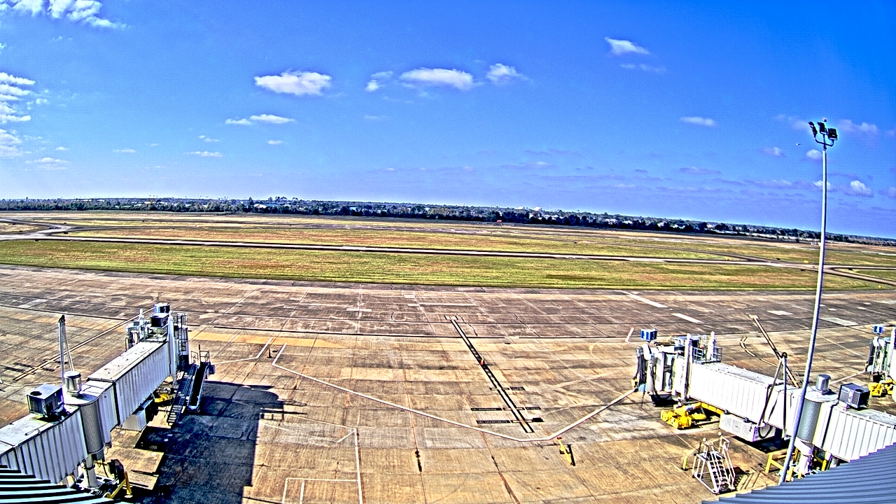 Thumbnail for current weather camera view from Lake Charles Rgnl Arpt terminal bldg in Lake Charles, Louisiana