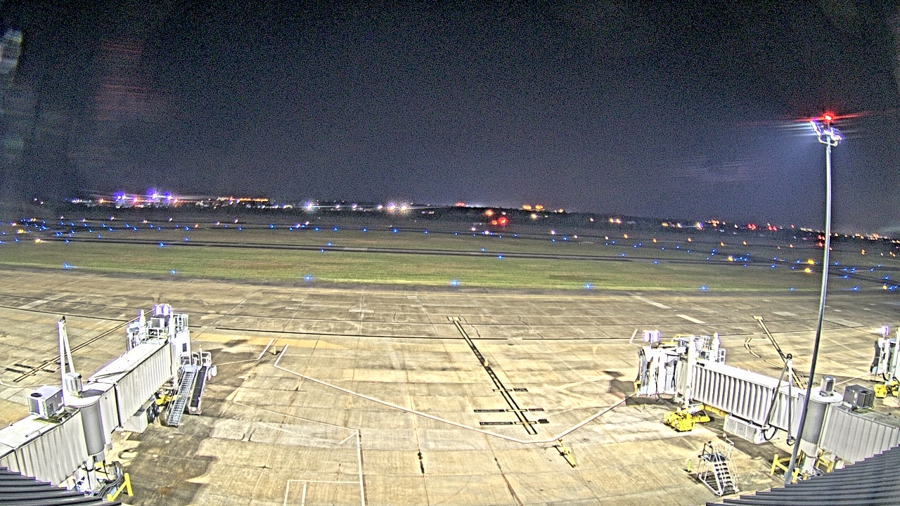 Thumbnail for current weather camera view from Lake Charles Rgnl Arpt terminal bldg in Lake Charles, Louisiana