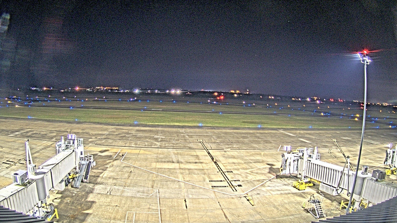 Thumbnail for current weather camera view from Lake Charles Rgnl Arpt terminal bldg in Lake Charles, Louisiana