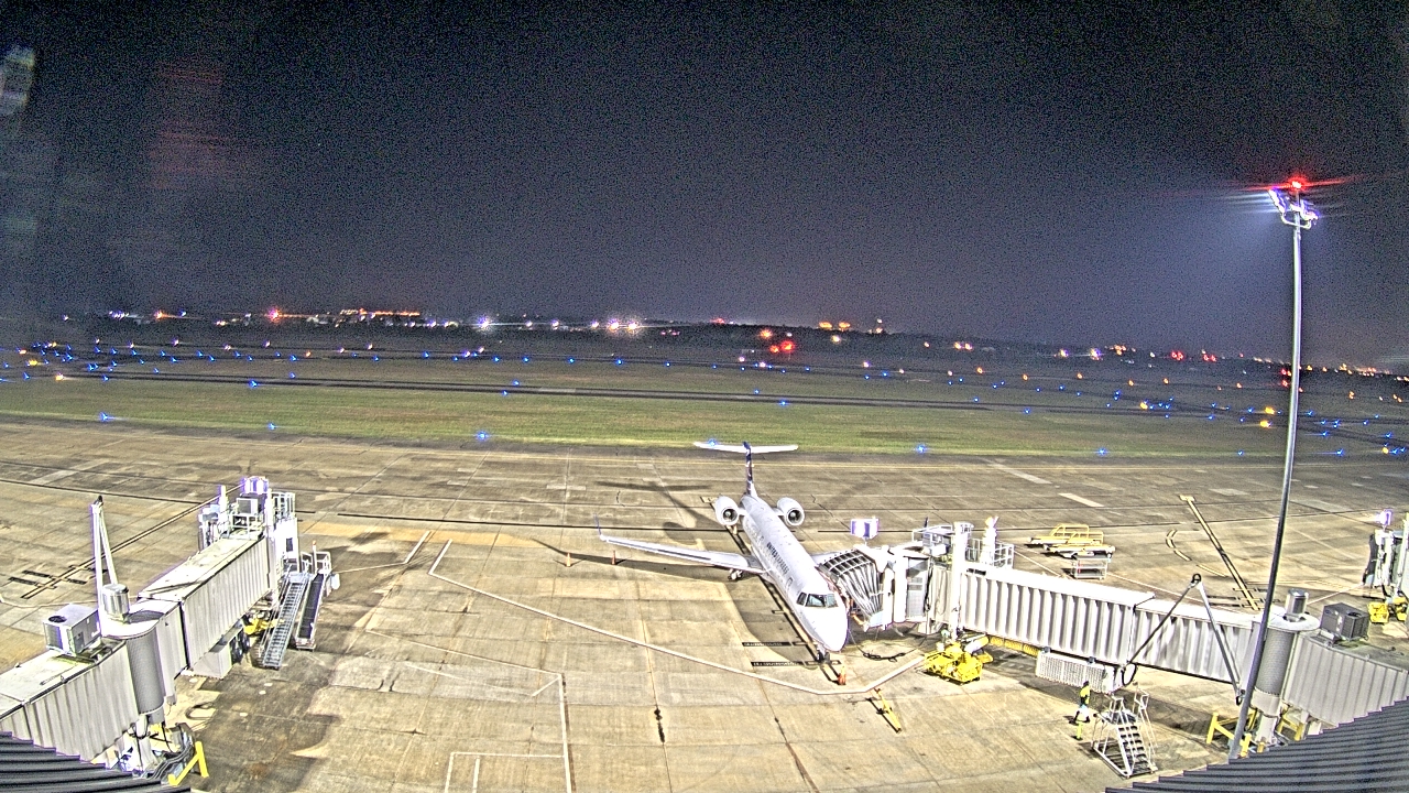 Thumbnail for current weather camera view from Lake Charles Rgnl Arpt terminal bldg in Lake Charles, Louisiana
