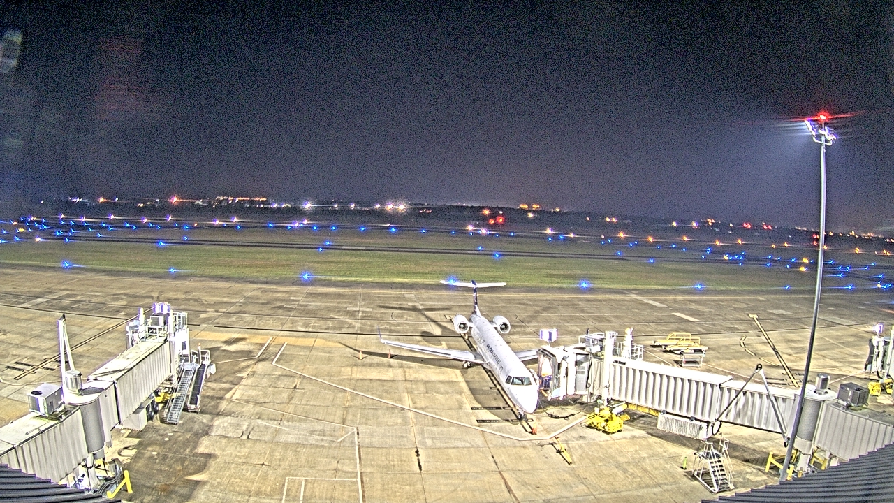 Thumbnail for current weather camera view from Lake Charles Rgnl Arpt terminal bldg in Lake Charles, Louisiana