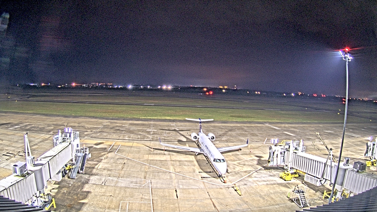 Thumbnail for current weather camera view from Lake Charles Rgnl Arpt terminal bldg in Lake Charles, Louisiana
