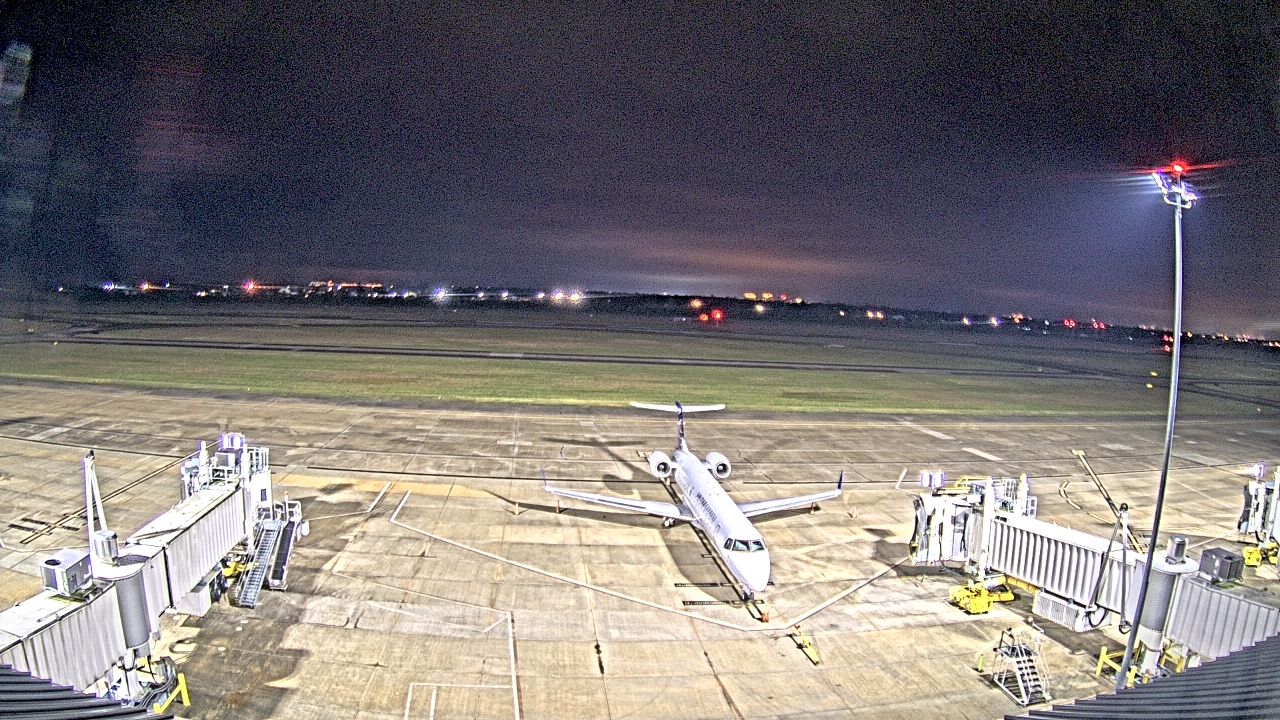 Thumbnail for current weather camera view from Lake Charles Rgnl Arpt terminal bldg in Lake Charles, Louisiana